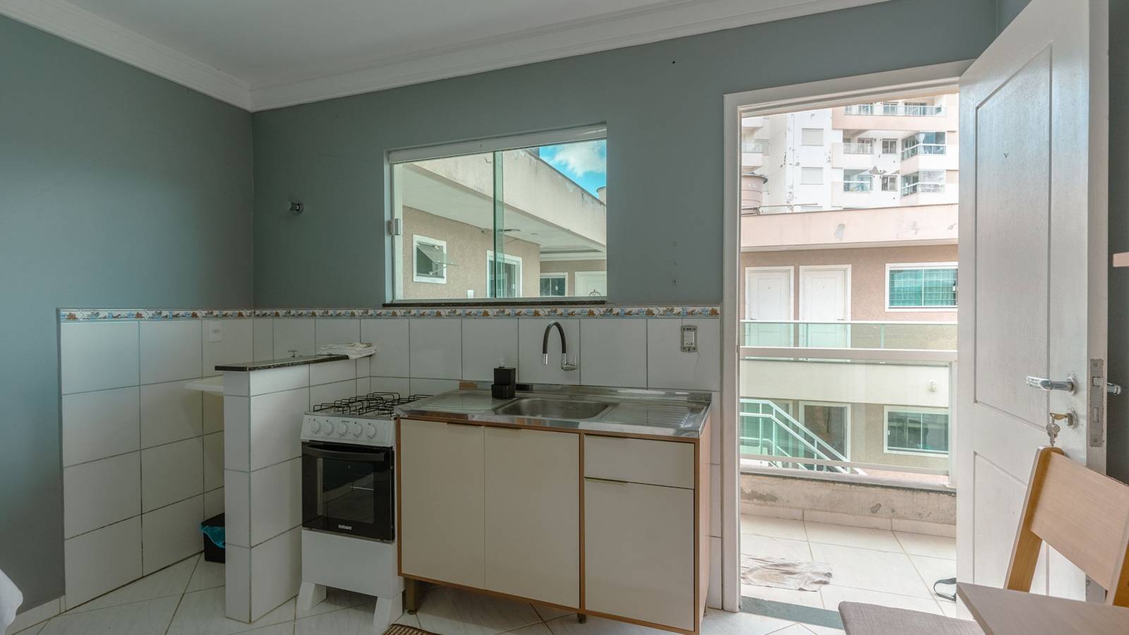 Entire apartment, Loft com ótima localização,Wi-Fi e ar-condicionado in Biguaçu, Litoral Catarinense