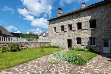 Gîte pour 5 personnes, avec jardin à Grandvals