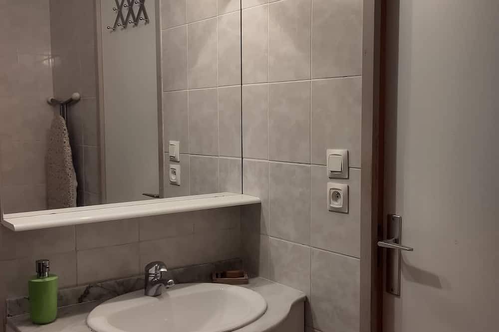 Apartamento entero, En el centro del pueblo, muy tranquilo, cerca de todas las tiendas y la playa. in Villeneuve-lès-Maguelone, Costa mediterránea (Francia)