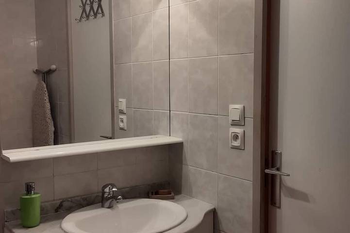 Ganze Wohnung, In der Mitte des Dorfes, sehr ruhig, in der Nähe aller Geschäfte und des Strandes. in Villeneuve-lès-Maguelone, Mittelmeerküste (Frankreich)