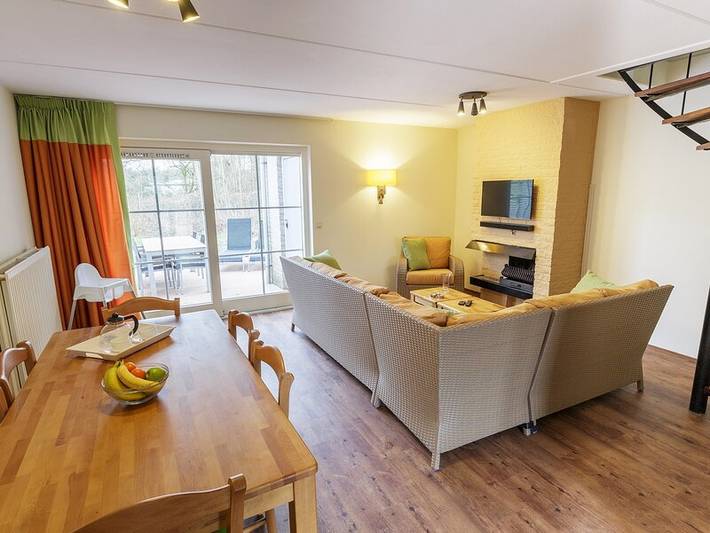 Ferienhaus für 6 Personen, mit Terrasse und Pool in Ouddorp