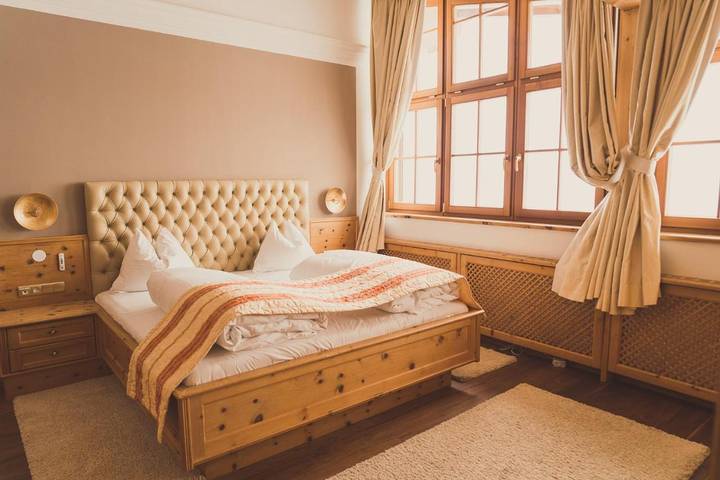 Hôtel pour 2 personnes, avec Balcon et Terrasse ainsi que Jardin et Vue à Hall in Tirol