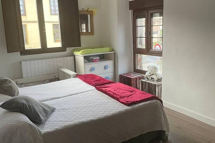 Authentic family home facing Pics d'Europe - beaches 5 min away in Alfoz de Lloredo, Cantabrian Coast