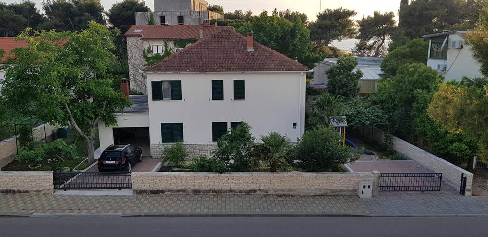 Villa pour 10 personnes, avec vue et jardin à Biograd na Moru - 2