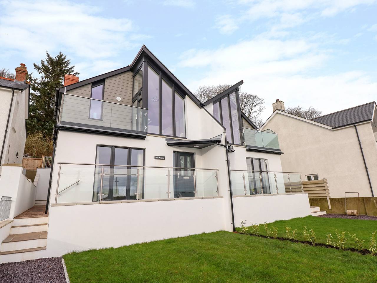 Mor Awelon in Goodwick, Pembrokeshire
