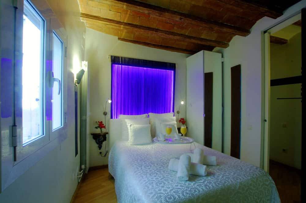 Ganze Wohnung, Central apartment 5 min.Ramblas next to the Mercat Sant Antoni.well communi in Barcelona Zentrum, Barcelona