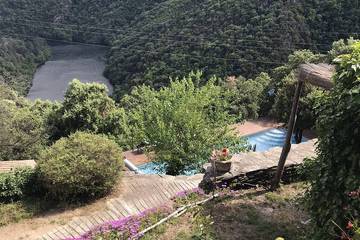 Gîte pour 8 personnes, avec jardin et jacuzzi à Malarce-sur-la-Thines