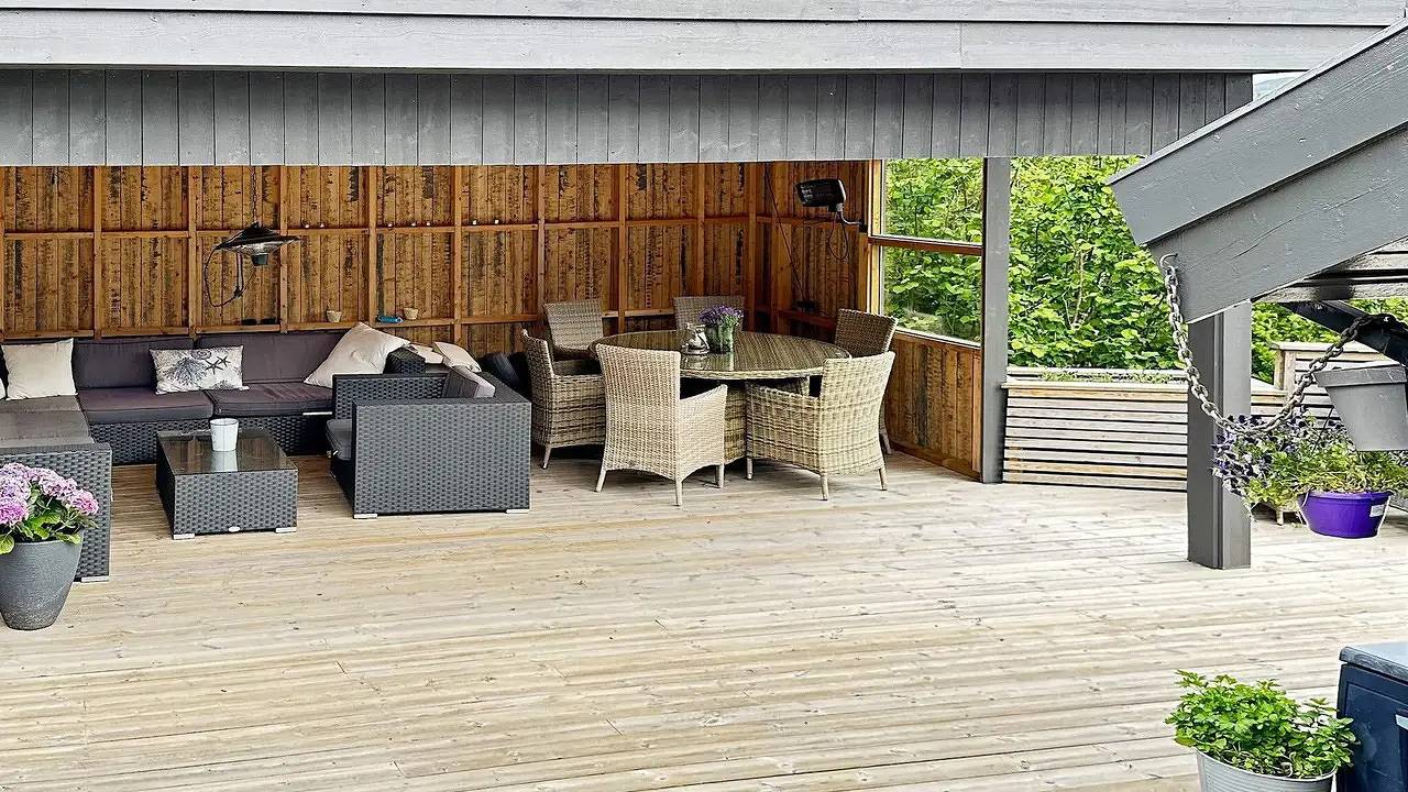 Feriehus for 10 personer med terrasse in Revøy, Lyngdal