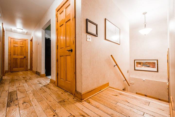 Vacation rental for 11 people, with yard in Cottonwood Heights