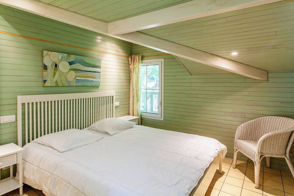 *Villa Pinsolle* 12 persons, overlooking the Golf, near the Ocean in Soustons, Côte d’Argent