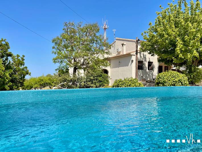 Casa de vacaciones para 8 personas, con jacuzzi además de jardín y terraza - 1