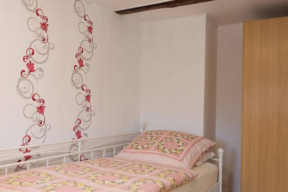 Ganze Wohnung, Ferienwohnung am Haselnussstrauch in der Sächsichen Schweiz. in Struppen, Elbsandsteingebirge
