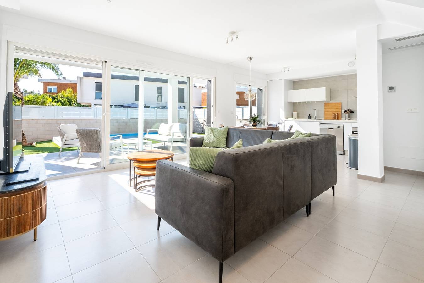 Villa 'Casa Bos Palm Tree  with Pool' with Private Pool, Wi-Fi and Air Conditioning in Santa Pola, Costa Blanca