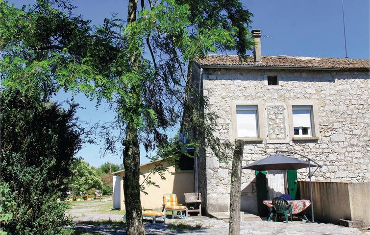 Ganze Ferienwohnung, Labeaume Gartenwohnung mit TV & Küche in Labeaume, Ardèche