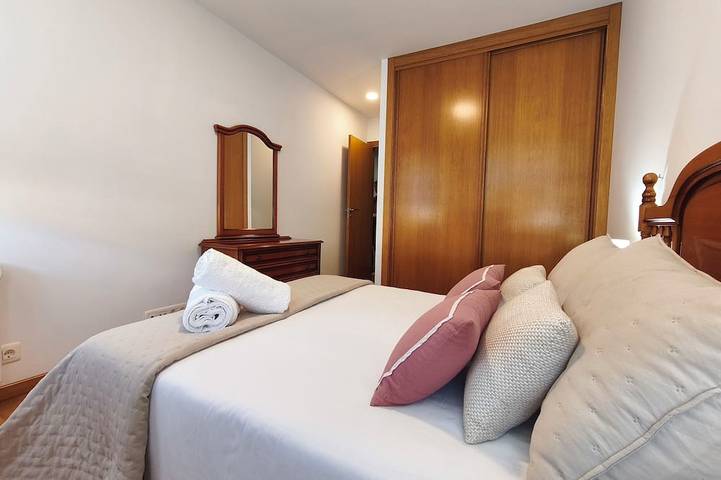 Appartement entier, Apartamento 1 min de la playa con vistas a la montaña in Praia de Vilariño (Cangas), Cangas