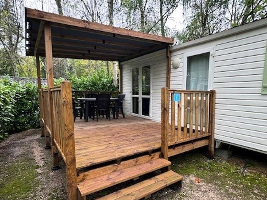 Flower Camping De la Plage - Mobile home 6 persons - Comfort 28m² 2 bedrooms + covered terrace 13.5m² - Tv in Saint-Cirq-Lapopie, Causses du Quercy Regional Nature Park