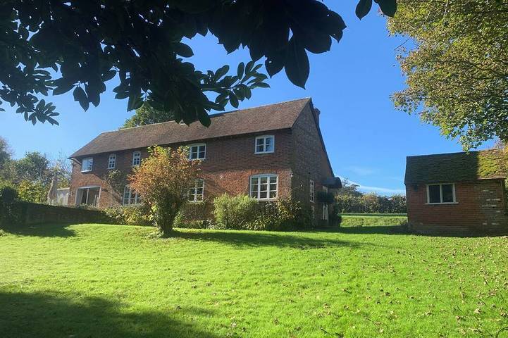 Holiday rental for 7 people, with garden and hot tub in Canterbury