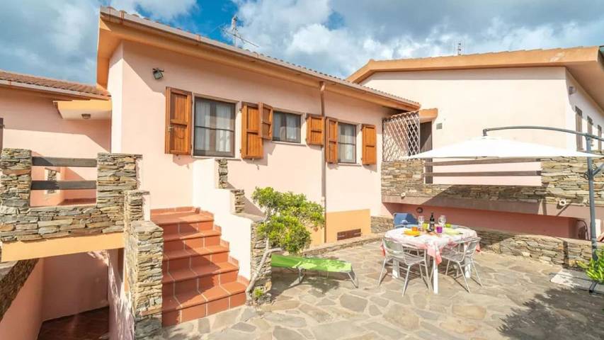 Casa vacanza per 4 persone, con giardino in Stintino