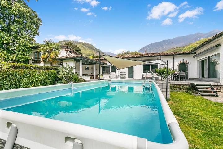 Gîte pour 6 personnes, avec jardin ainsi que piscine et vue, animaux acceptés dans Riva San Vitale