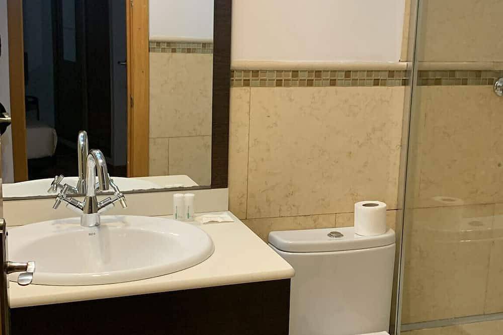 Appartement entier, Penthouse Chic au Cœur Historique de Madrid in Centro (Madrid), Madrid