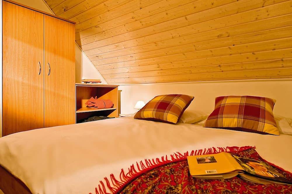 Familienhaus am Wald im Schlosspark Bad Saarow, 264m², 12+4 Pers, Sauna, Kamin in Bad Saarow, Dahme-Seengebiet