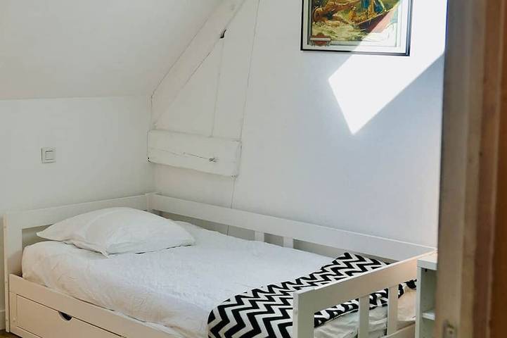 Large charming house near the sea and the landing beaches, \"L'échappée belle\" in Luc-sur-Mer, Région de Caen