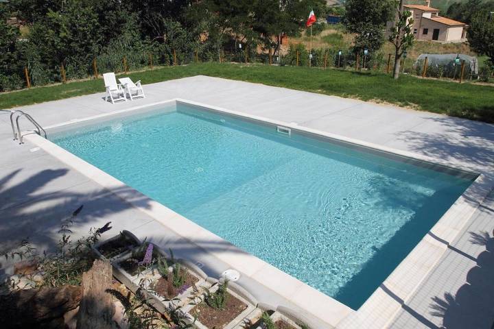 Casa vacanza per 4 persone, con Terrazza e Giardino nonché Piscina e Panorama a Sant'Elpidio a Mare