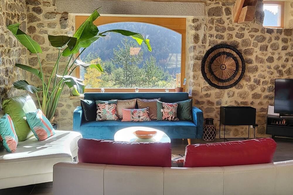 Magnifique Gîte en pleine nature de l'Ardèche Verte in Rochepaule, Région de Tournon-sur-Rhône
