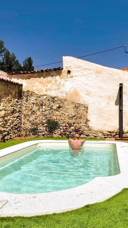 Location de vacances pour 4 personnes, avec Balcon et Jacuzzi ainsi que Terrasse et Jardin à Rio Maior