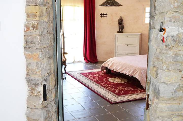 Location de vacances pour 8 personnes, avec jardin et jacuzzi à Solliès-Ville - 2