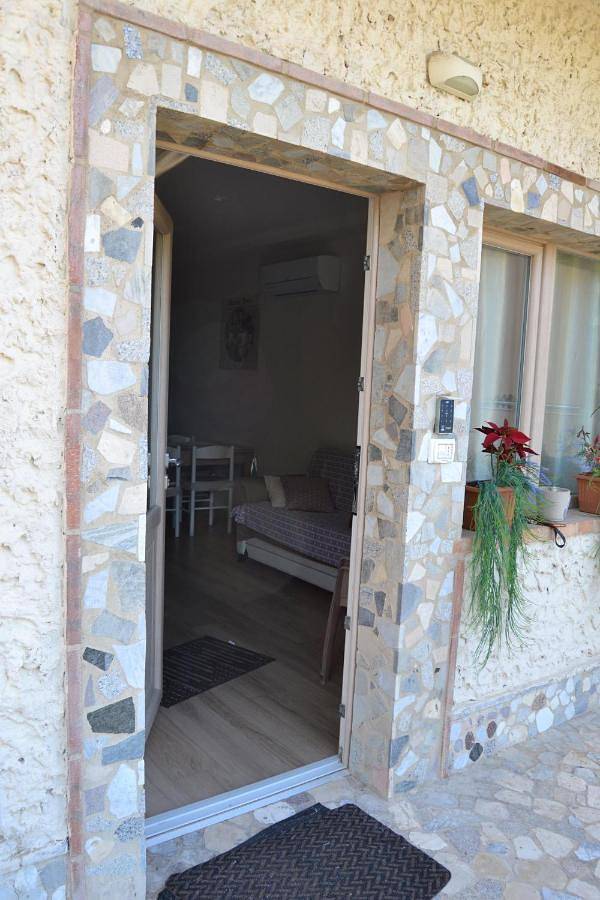 Gîte pour 3 personnes, avec jardin et vue à Reggio de Calabre - 2