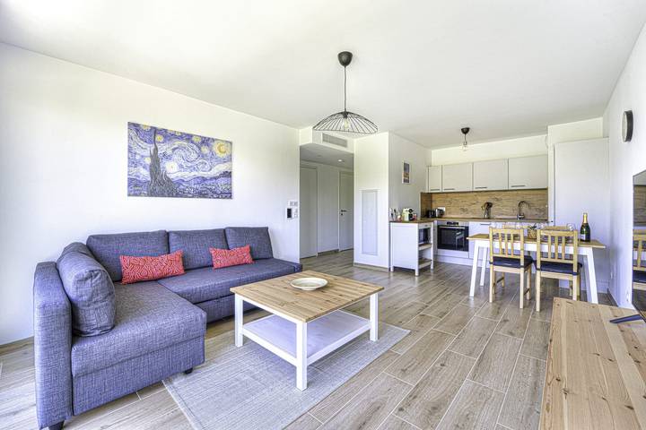 Gîte pour 4 personnes, avec balcon et piscine, adapté aux familles à Saint-Laurent-du-Var - 3