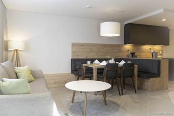 Ferienwohnung für 6 Personen, mit Seeblick und Balkon in Treffen am Ossiacher See