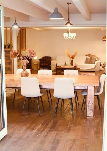 Gîte pour 13 personnes, avec balcon et piscine à Bourg-en-Bresse