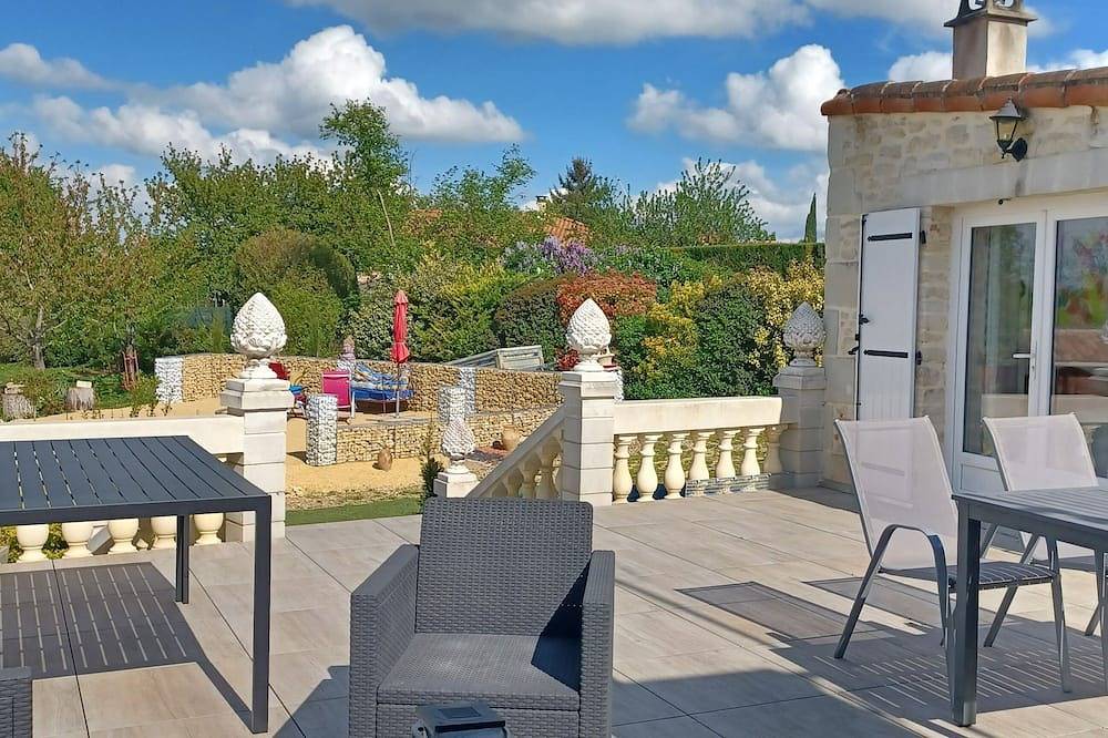 Chambre Hotes Suite Familiale Lilas Lagon A 6 Mn Futuroscope 86360 in Jaunay-Clan, Vienne (France)