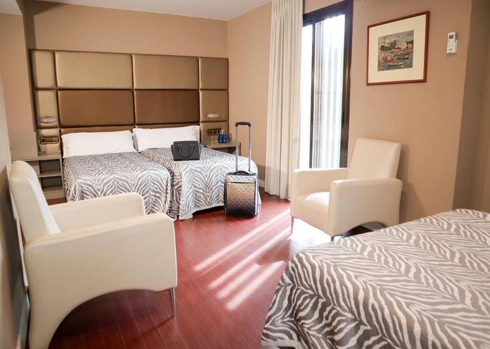Hotel für 4 Personen - 1