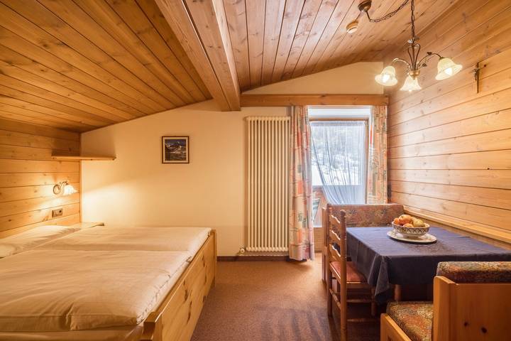 Hel lägenhet, Lägenhet för 2 Personer med balkong in San Cassiano, Badia