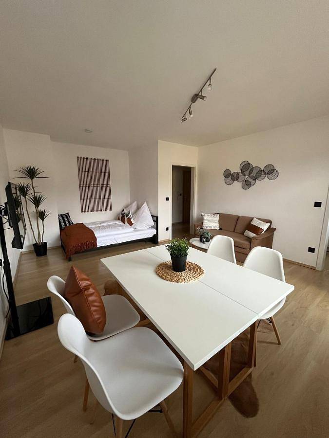 Ferienwohnung für 4 Personen, mit Balkon und Ausblick in Hemsbach