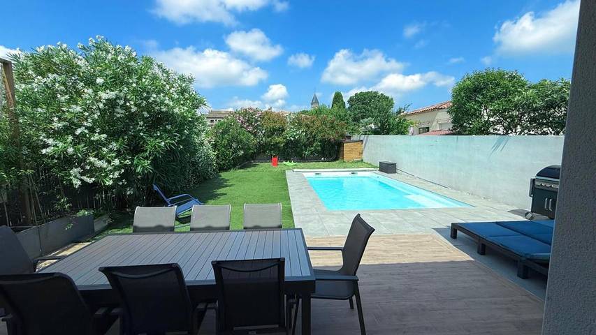 Location de vacances pour 7 personnes, avec vue ainsi que jardin et piscine à Saint-Drézéry - 3