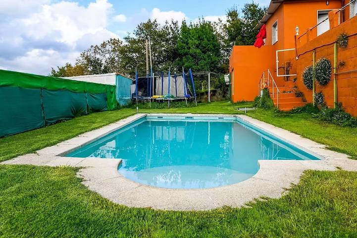 Casa de vacaciones para 6 personas, con piscina además de terraza y jardín - 1