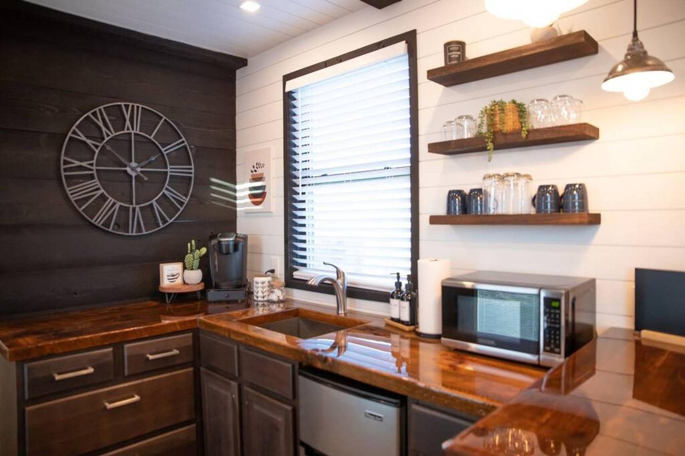 New  Endless Sunsets-Container Home in Condado de Brewster