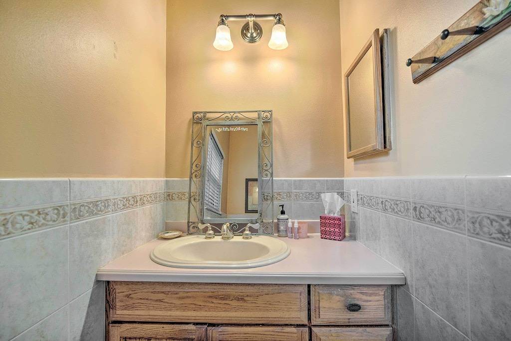 Waterfront Inglis Getaway w/ Dock: 5 Mi to Gulf in Inglis, Levy County