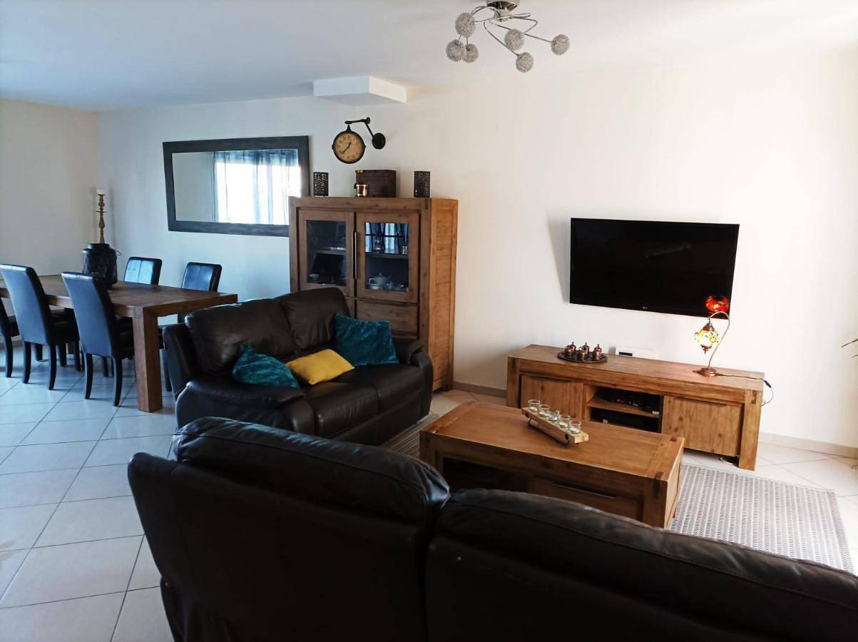 Four-Bedroom House in Mitry-Mory, Seine-et-Marne