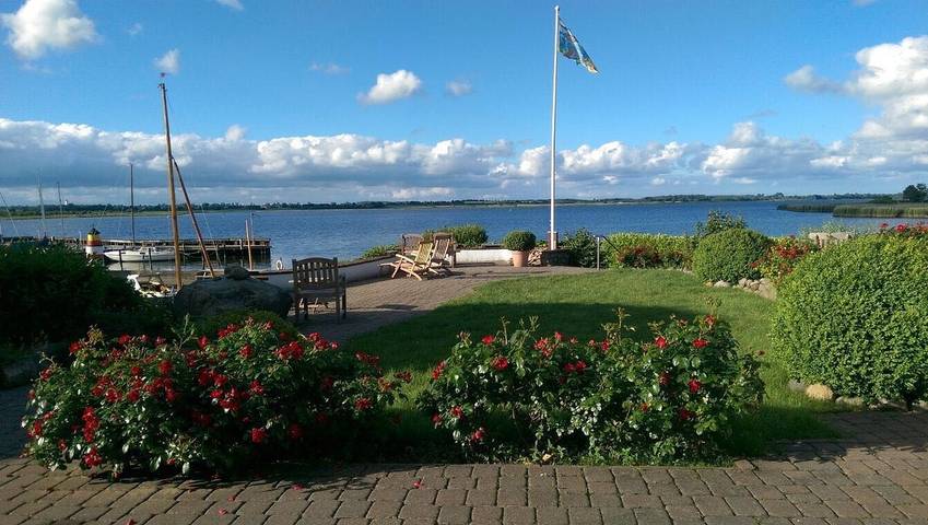 Ferienwohnung für 2 Personen, mit Ausblick und Terrasse sowie Garten