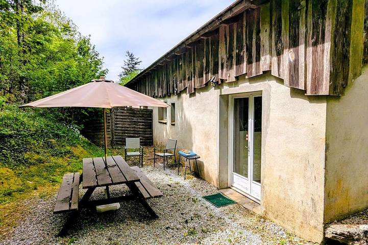 Location de vacances pour 6 personnes, avec jardin ainsi que piscine et terrasse à Le Soulié - 4
