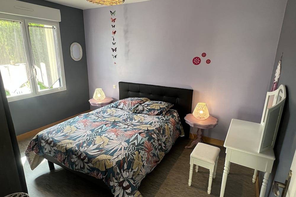 Vue mer, jacuzzi, 5 chambres, jardin clos, animal de compagnie acceptés in Plounévez-Lochrist, Côte des Légendes