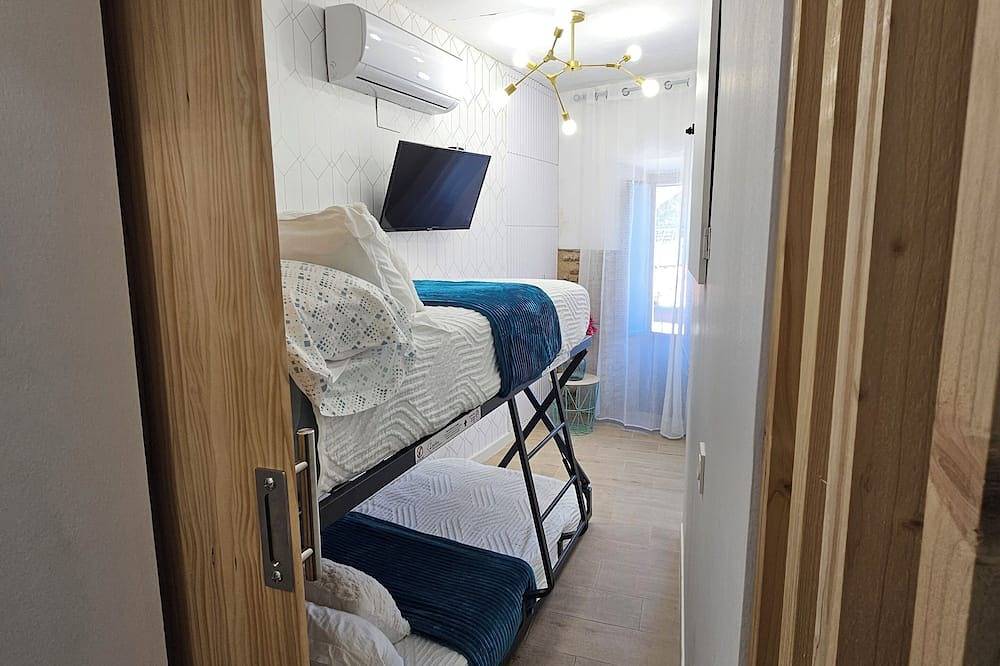 Rural House El Edén with Swimming Pool and Hydromassage Shower in Barrio Judío de Montánchez in Montánchez, Cáceres und Umgebung