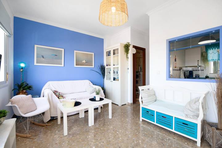 Apartamento entero, Apartamento 'La Barca' con terraza compartida, Wi-Fi y aire acondicionado in Puerto Chipiona, Chipiona