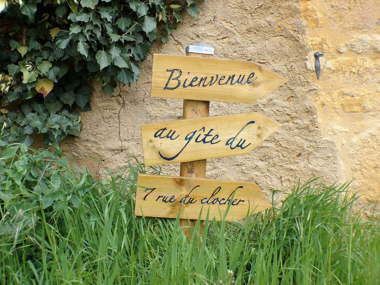 Ganze Ferienwohnung, Affordable rural cottage near tourist sites in Gourdon, Lot