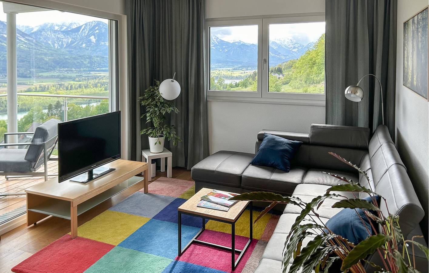 Ferienwohnung mit Panoramablick, Garten, WLAN und Parkplatz in der Nähe der Drau in Klagenfurt-Land